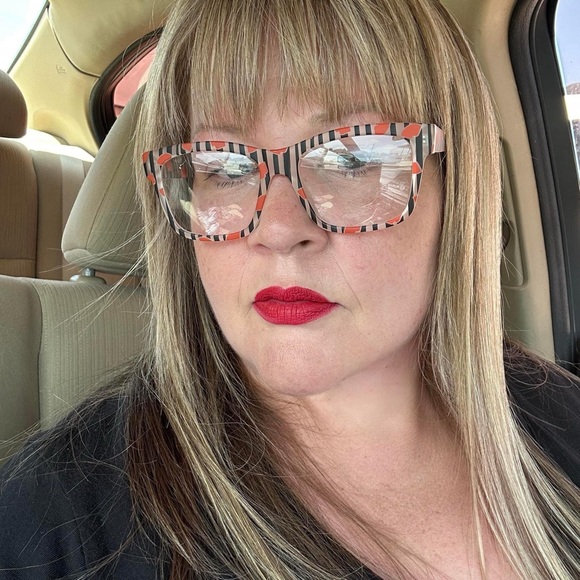 Meet your Posher, Danielle - Picture 1 of 1